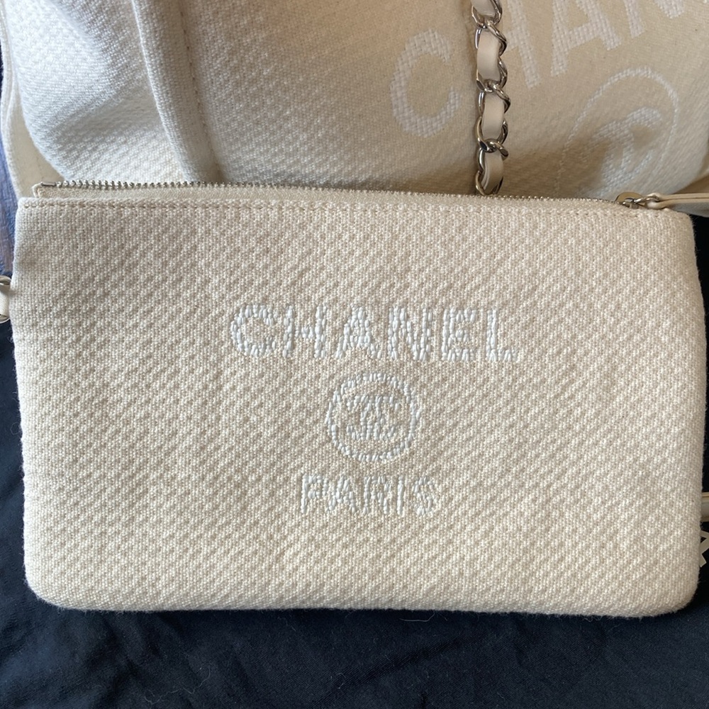 CHANEL Deauville Shopping Bag Tote White Boucle Silver Hardware - Picture 5 of 16